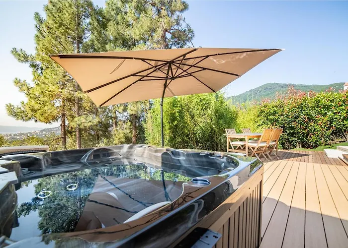 Casa Lc 2-3 Pers Vue Jacuzzi Holiday home *